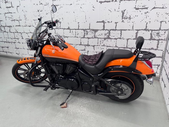 2021 Kawasaki Vulcan 900 Custom (VN900C) Vulcan Orange