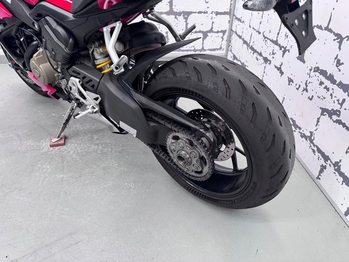 2021 Ducati Streetfighter V4 Streetfighter Red