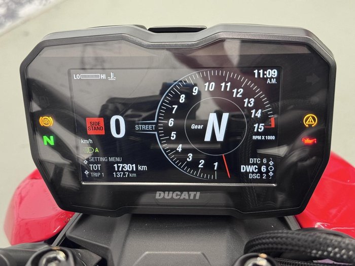 2021 Ducati Streetfighter V4 Streetfighter Red