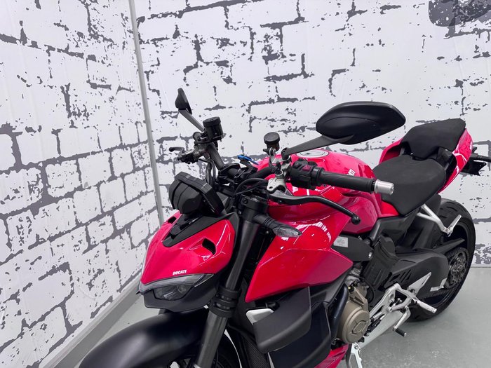 2021 Ducati Streetfighter V4 Streetfighter Red