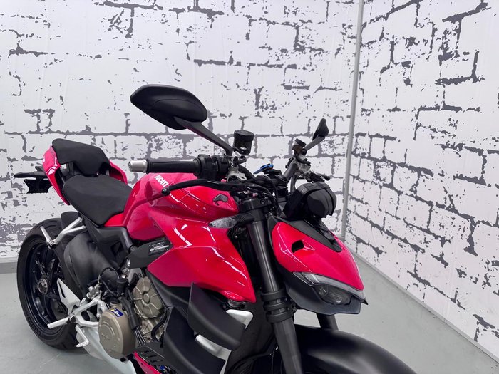 2021 Ducati Streetfighter V4 Streetfighter Red