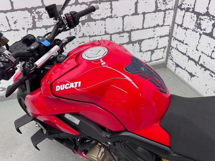2021 Ducati Streetfighter V4 Streetfighter Red