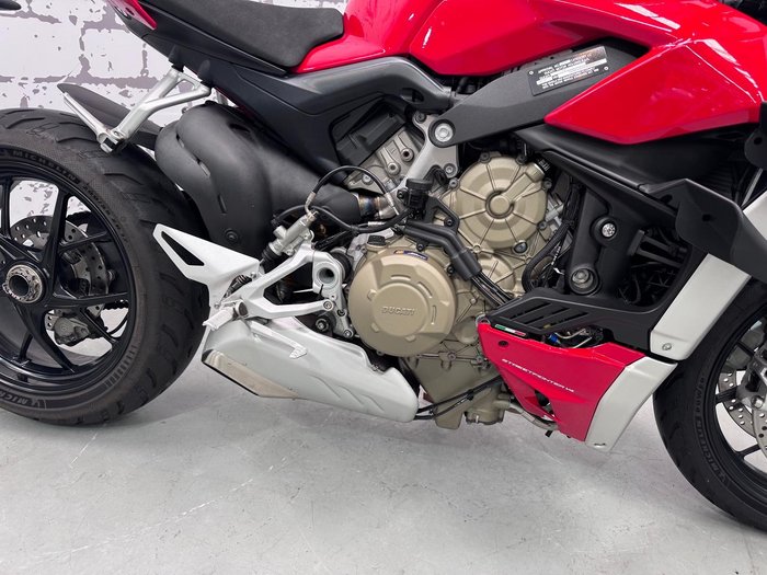 2021 Ducati Streetfighter V4 Streetfighter Red