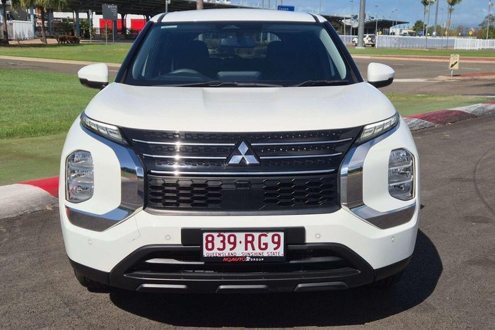 2022 Mitsubishi Outlander ES
