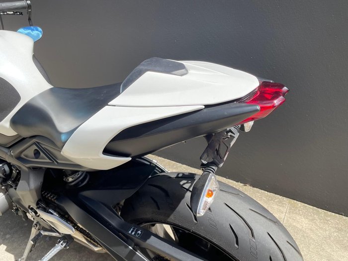 2020 Triumph Street Triple S 660 LAMS Street Triple White