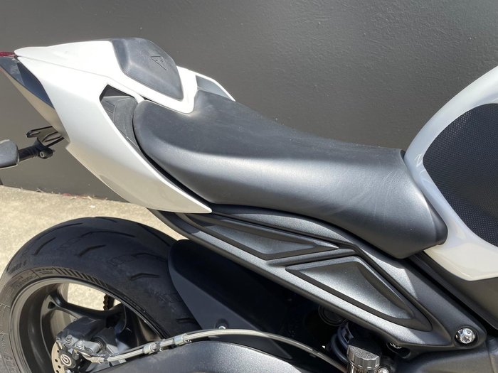 2020 Triumph Street Triple S 660 LAMS Street Triple White