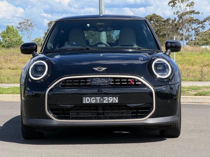 2024 MINI Cooper S Favoured