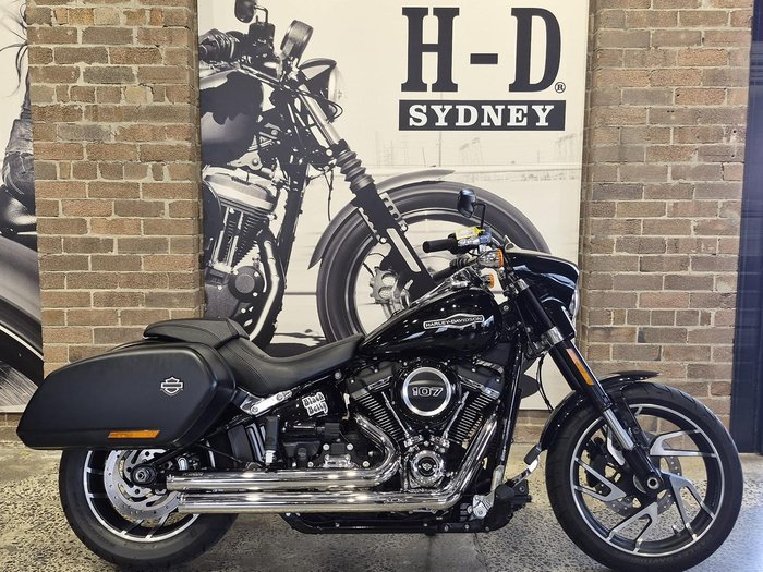 Harley-Davidson Sport Glide 107 (FLSB) Softail