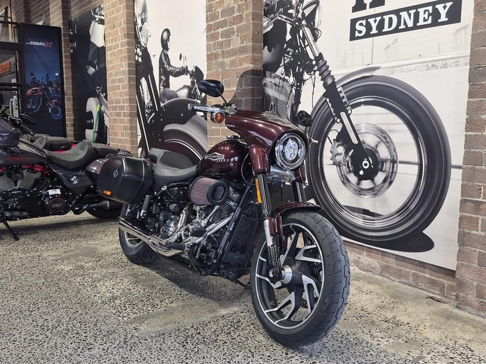 2018 Harley-Davidson Sport Glide 107 (FLSB)
