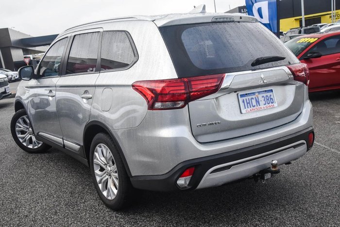 2020 Mitsubishi Outlander ES