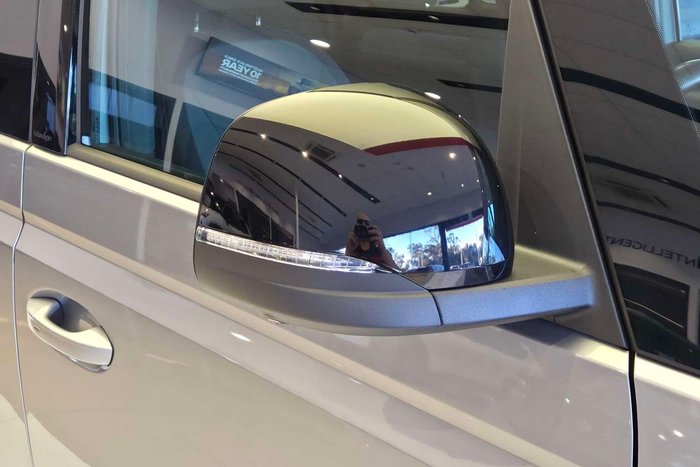 2025 Volkswagen ID. Buzz Pro BEV560