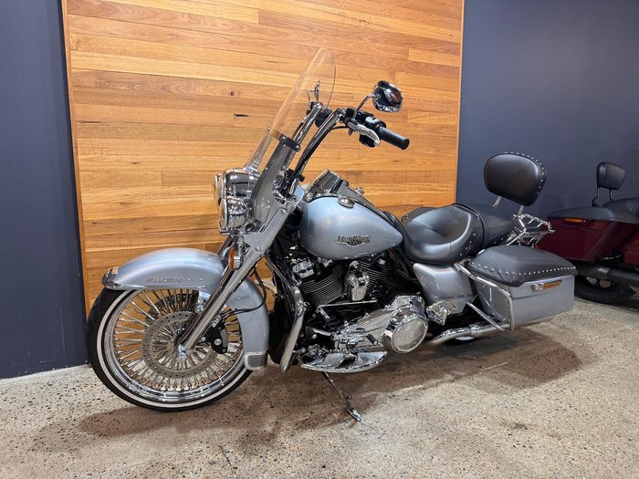 2019 Harley-Davidson Road King 107 (FLHR)
