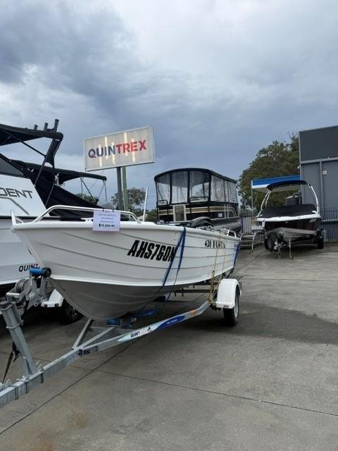 2014 QUINTREX 420 Busta