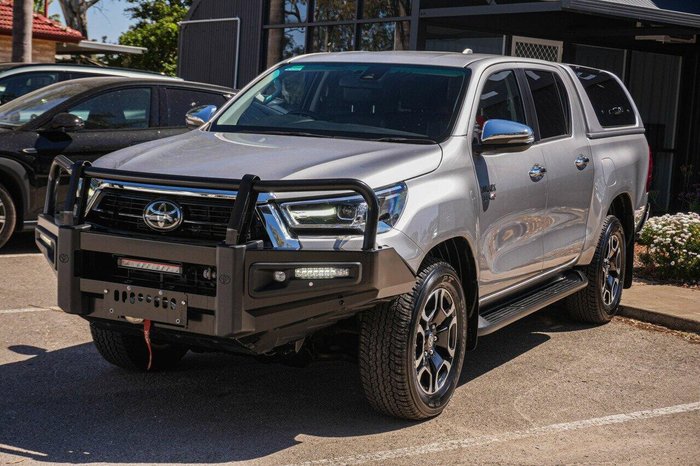2022 Toyota Hilux SR5