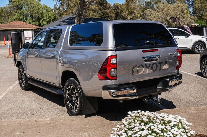 2022 Toyota Hilux SR5
