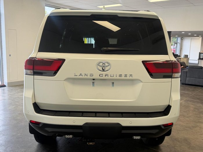 2025 Toyota Landcruiser GXL