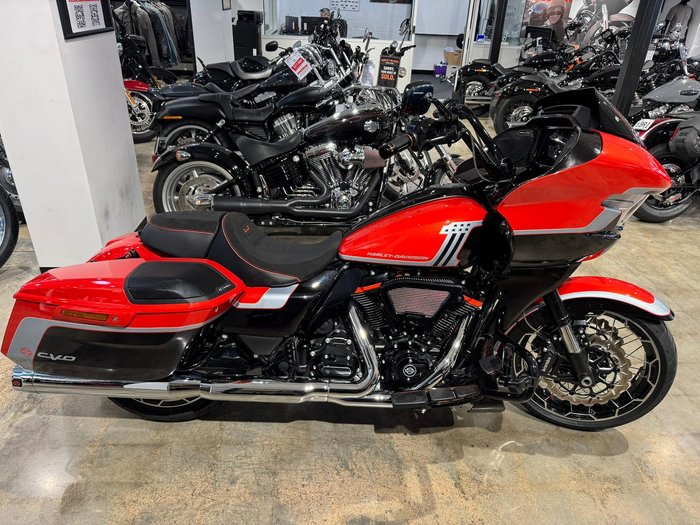Harley-Davidson CVO Road Glide 121 (FLTRXSE) Touring