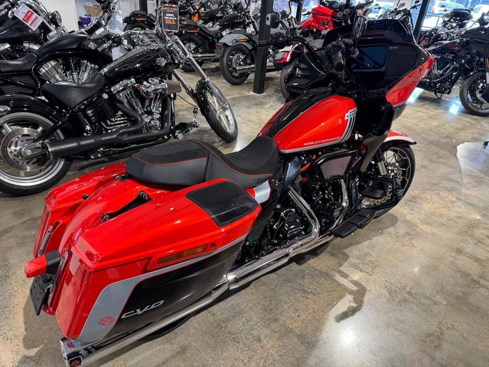 Harley-Davidson CVO Road Glide 121 (FLTRXSE) Touring