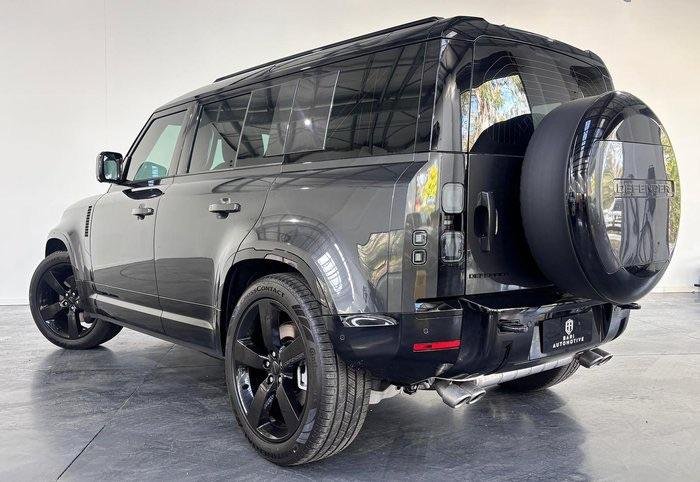 2026 Land Rover Defender 110 P425 X-Dynamic SE