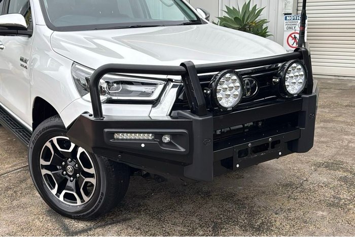 2023 Toyota Hilux SR5