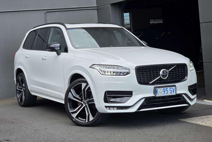 2021 Volvo XC90 B6 R-Design