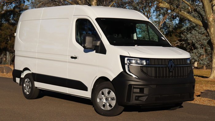 2026 Renault Master Mid Roof MWB