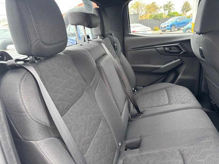 2025 Isuzu D-MAX X-RIDER MY25.5 4X4 Dual Range White