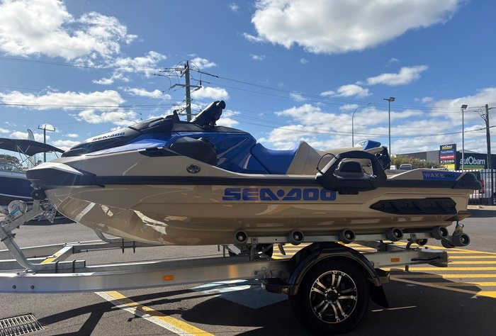 2026 SEA-DOO Wake Pro 230