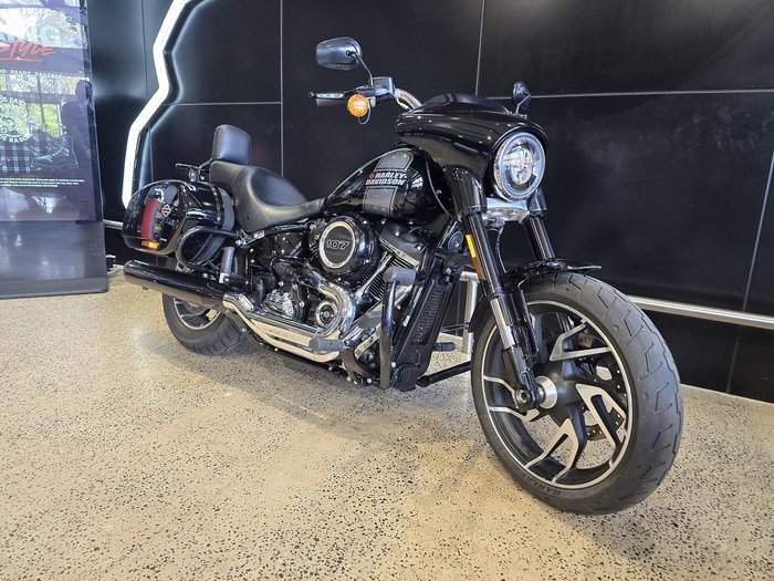 2022 Harley-Davidson Sport Glide 107 (FLSB)