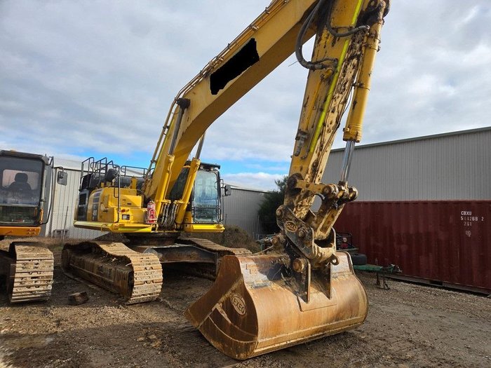 2021 Komatsu Pc490lc-11
