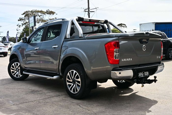 2017 Nissan Navara ST-X