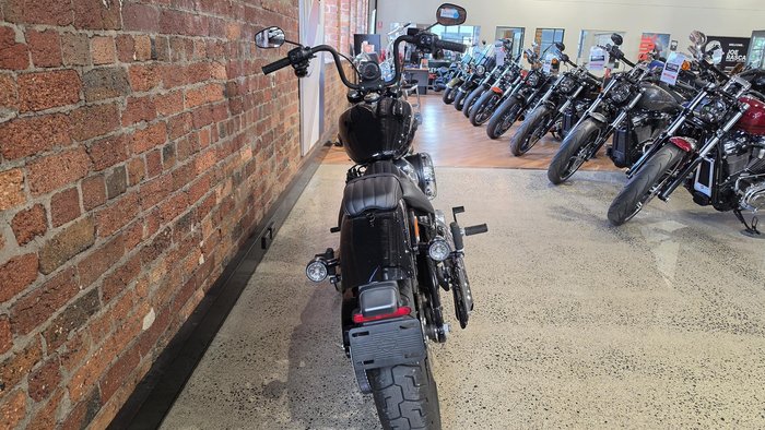 Harley-Davidson Street Bob 117 (FXBB) Softail