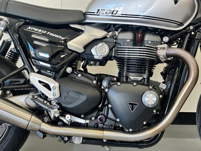 2025 Triumph Speed Twin 1200