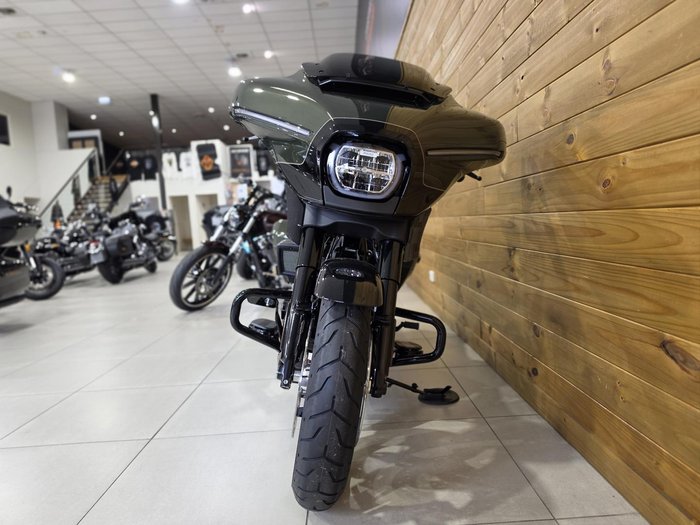 2026 Harley-Davidson Street Glide 117 (FLHX)