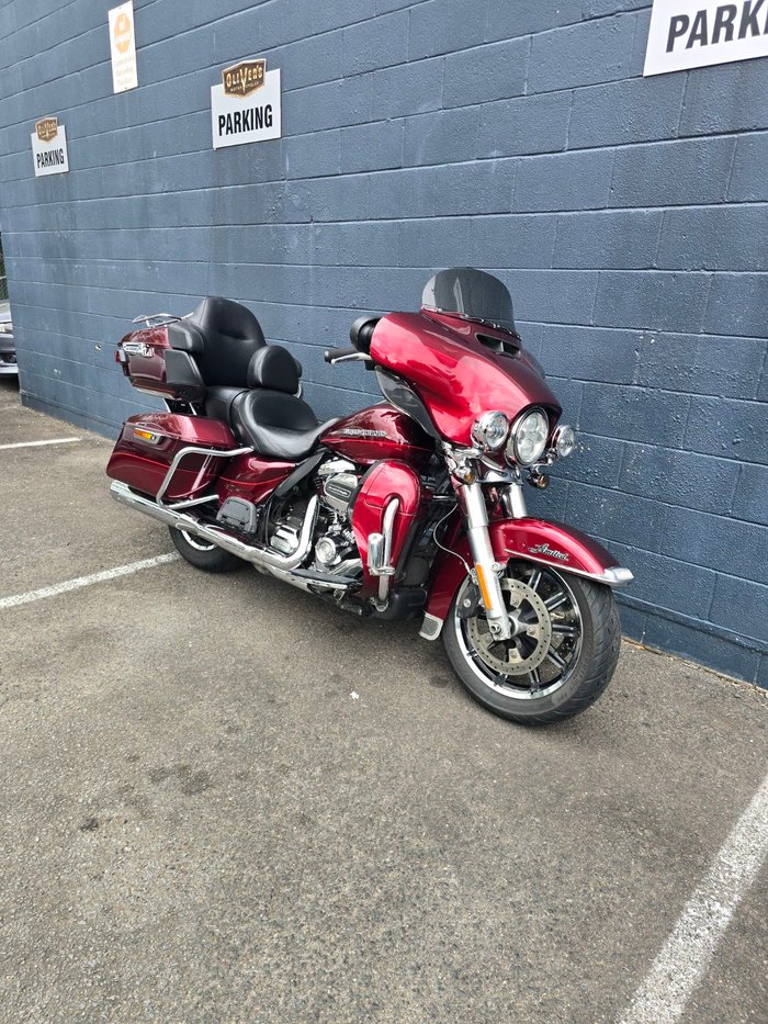2017 HARLEY-DAVIDSON ULTRA LIMITED 107 (FLHTK)