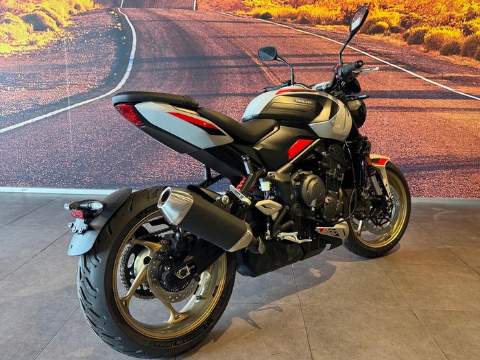 2026 Triumph Trident 800 Trident Grey