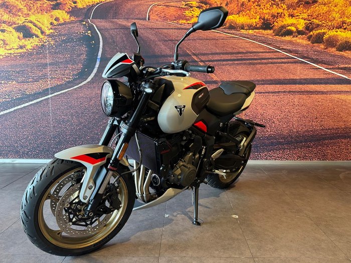 2026 Triumph Trident 800 Trident Grey