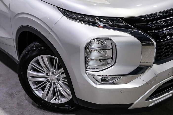 2024 Mitsubishi Outlander LS