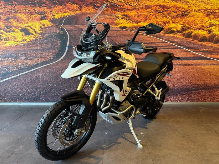 2026 Triumph Tiger 1200 Desert Edition Tiger White