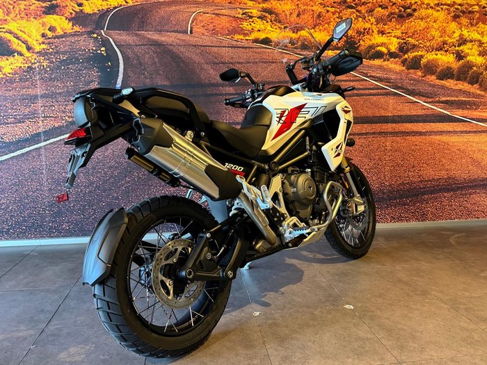 2026 Triumph Tiger 1200 Desert Edition Tiger White