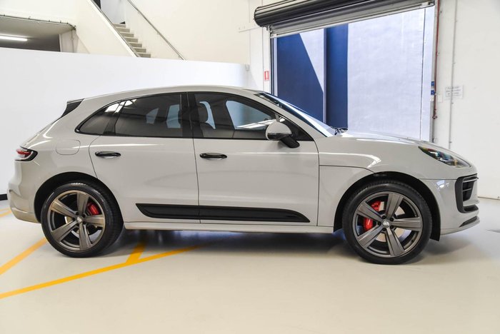 2024 Porsche Macan S