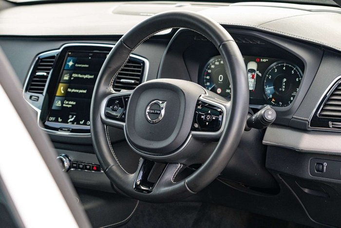 2021 Volvo XC90 T6 R-Design