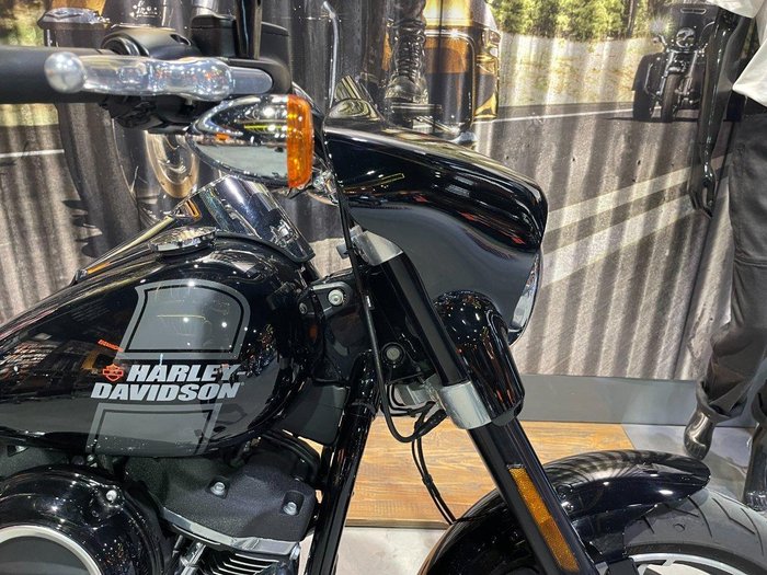 2022 Harley-Davidson Sport Glide 107 (FLSB)