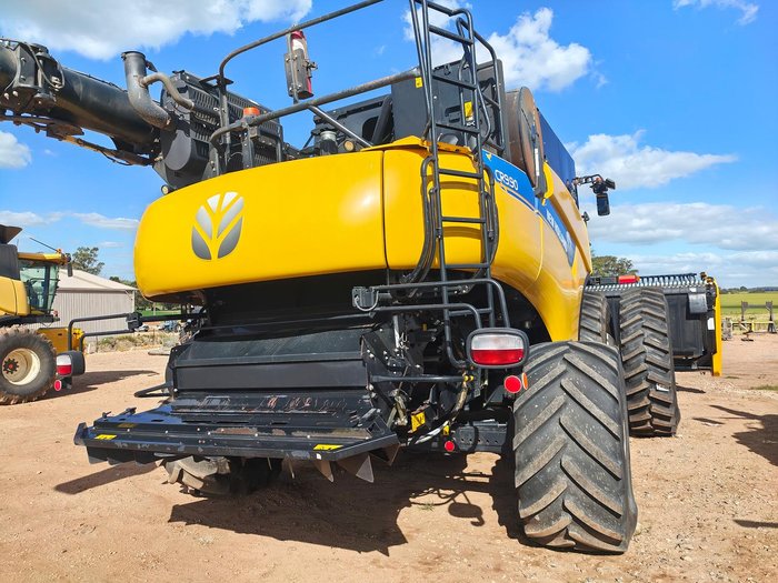 2017 New Holland CR9.90