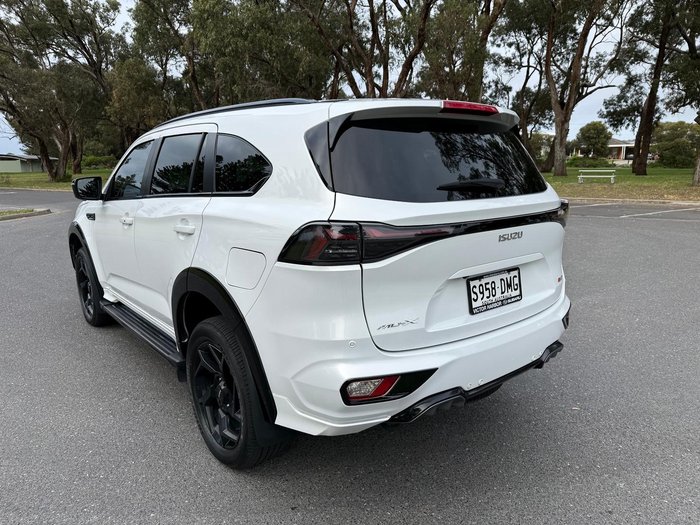 2024 Isuzu MU-X X-TERRAIN