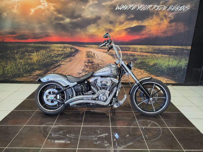 2014 HARLEY-DAVIDSON FXSB SOFTAIL BREAKOUT BLACK