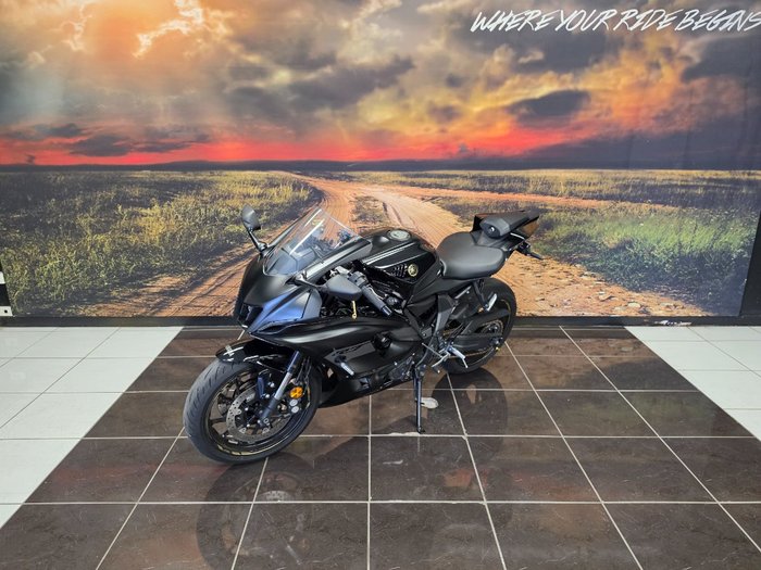 2025 Yamaha YZF-R7LA Grey