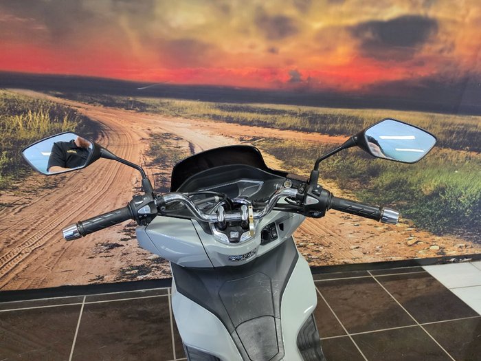 2024 Honda PCX125 SILVER