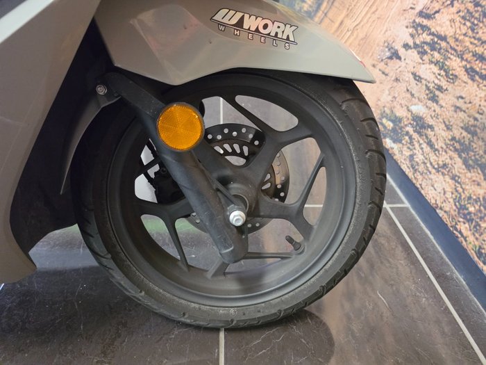 2024 Honda PCX125 SILVER