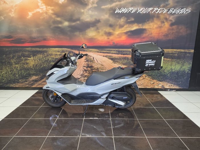 2024 Honda PCX125 SILVER